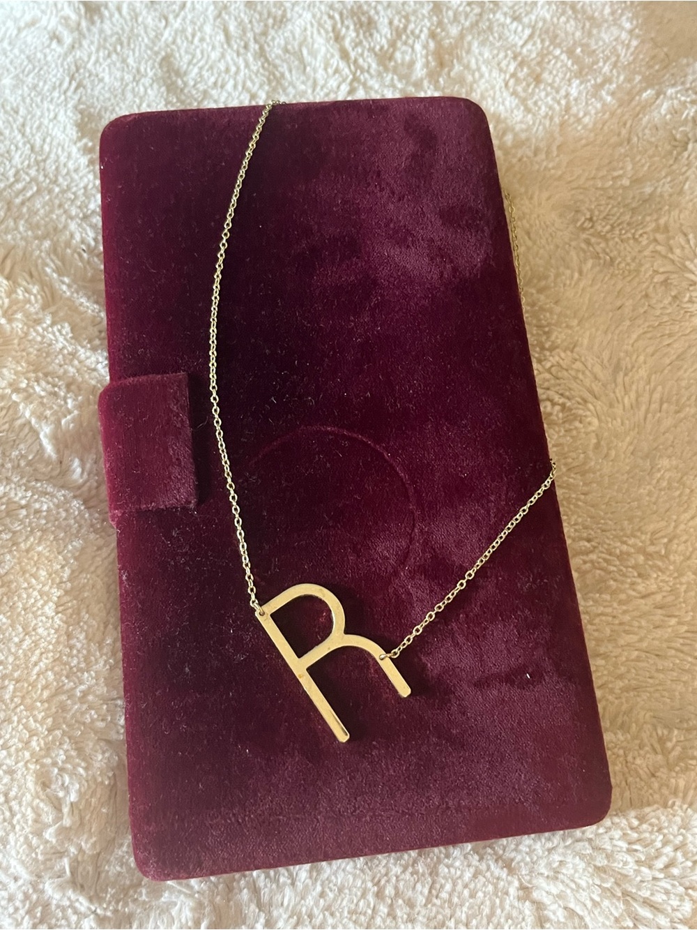 Mint & Lily Gold SS Initial 'R' Pendant Necklace. Gym& Swim friendly